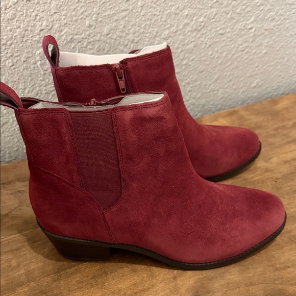 Women's Vionic Roseland Suede Ankle Boots size 9.5 New in Box - Picture 2 of 11